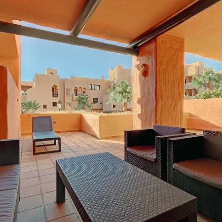 Appartamento Superb 2-bed In Duquesa