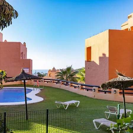 Superb 2-bed In Duquesa مانيلفا