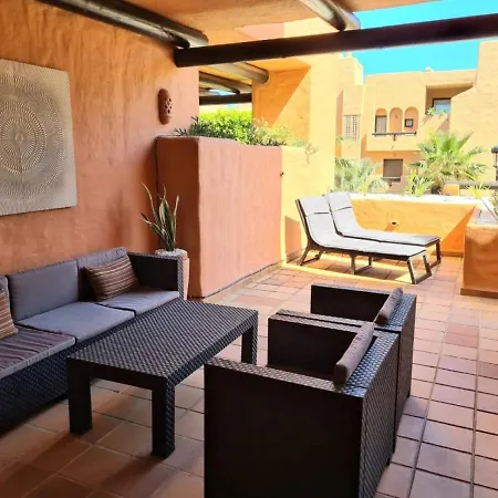 شقة Superb 2-bed In Duquesa مانيلفا